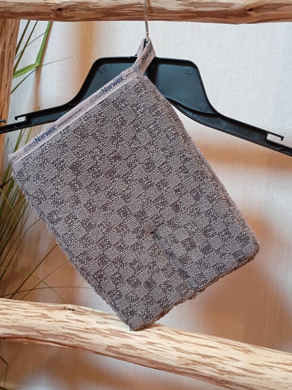 NEW Norwex Microfiber Scrub Cloth Scrubbing Pad Gray